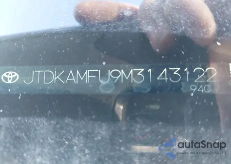 2021 Toyota Prius L Eco z USA, uszkodzony, nr VIN JTDKAMFU9M3143122